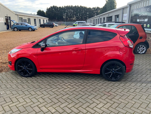 Ford Fiesta 1L zetec S red edition