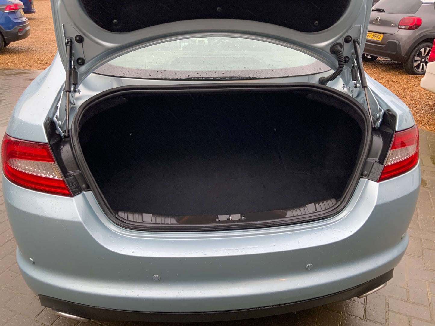 Jaguar XF 3L v6 luxury