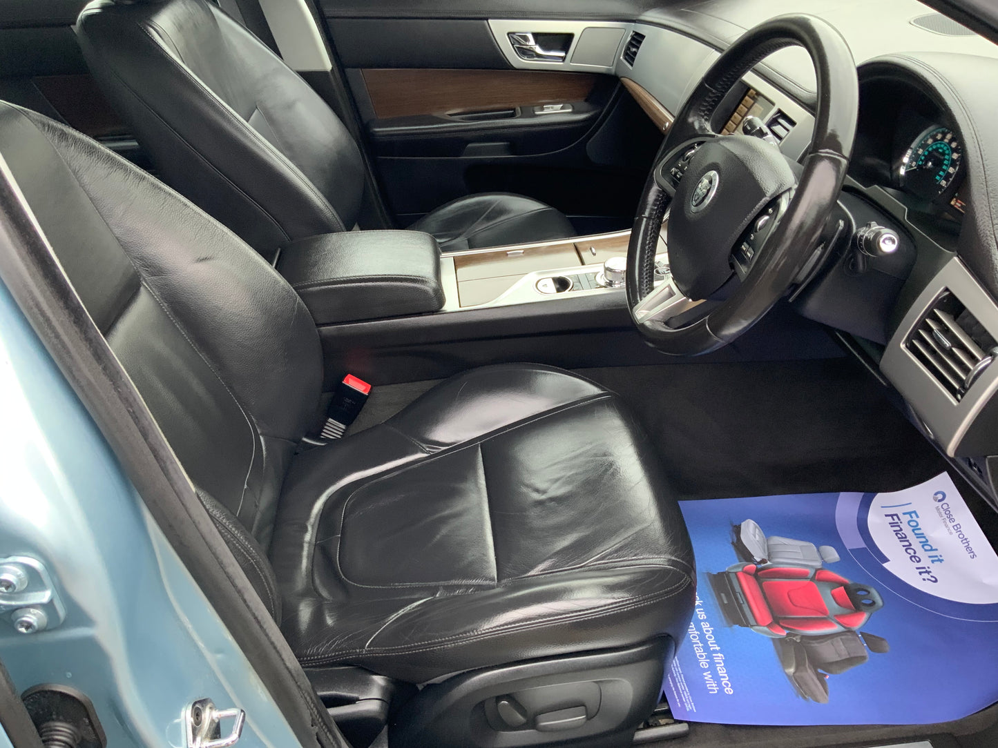 Jaguar XF 3L v6 luxury