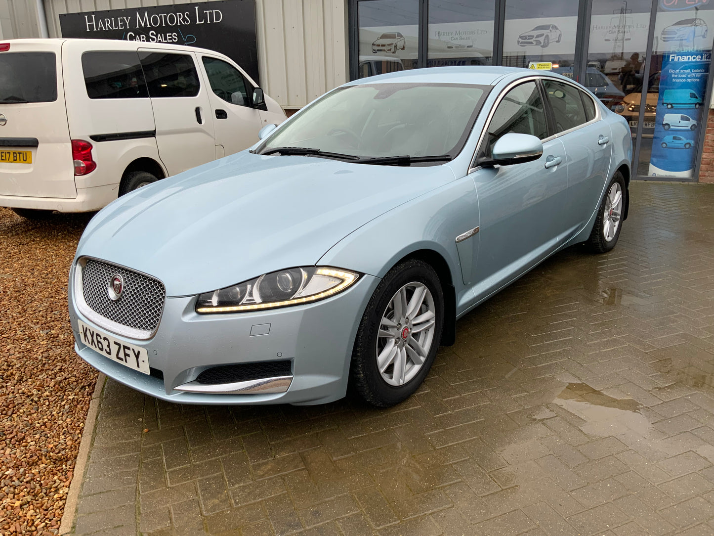Jaguar XF 3L v6 luxury