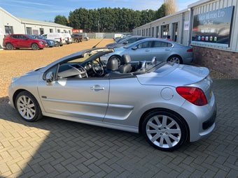 compare product Peugeot 207 convertible