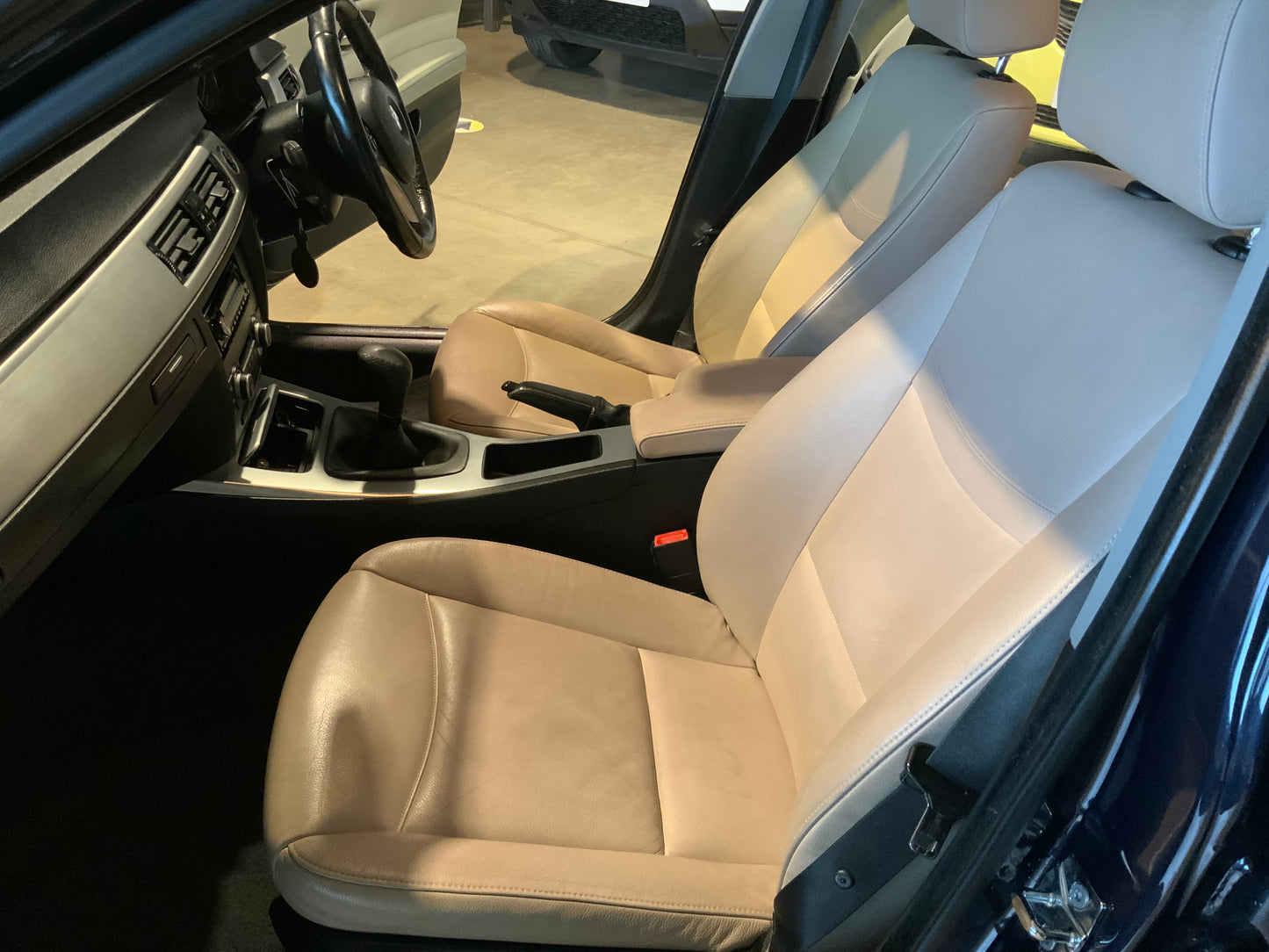 BMW 320 se touring estate car