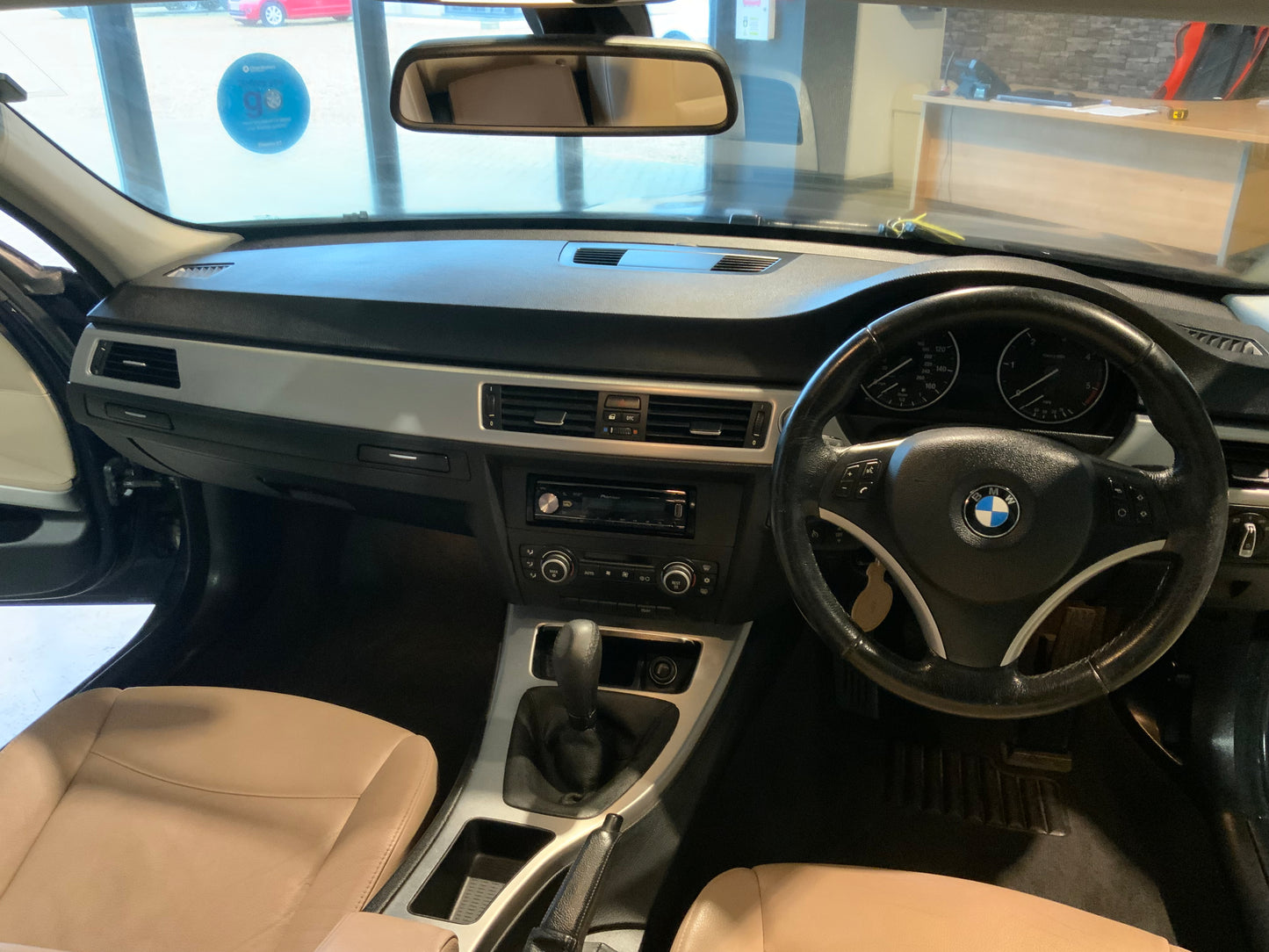 BMW 320 se touring estate car