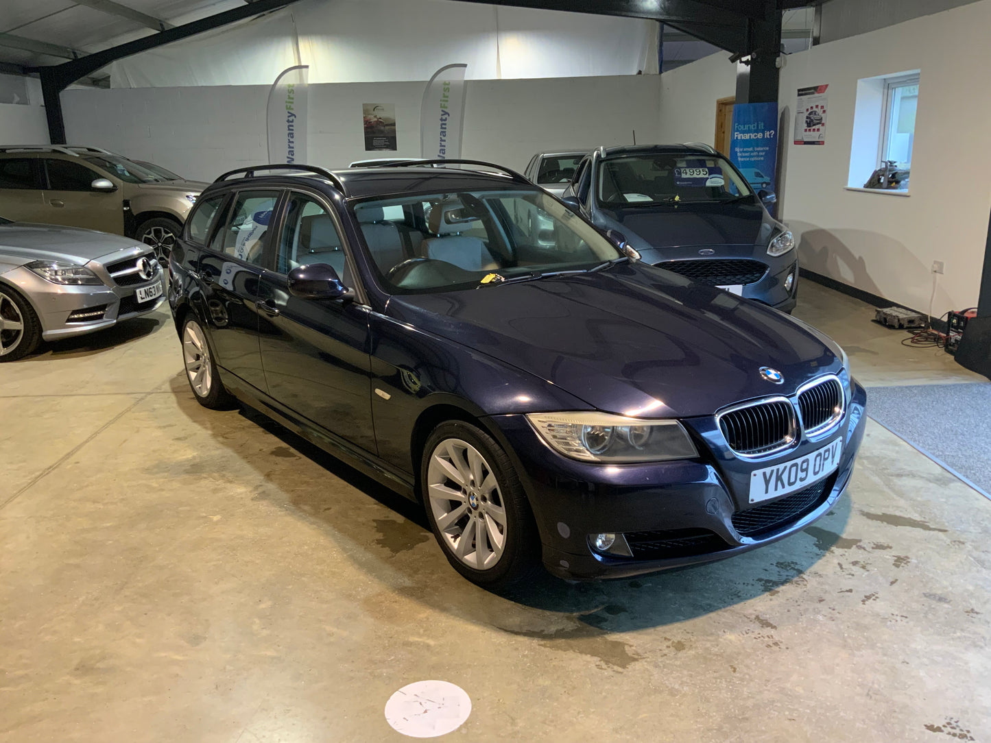 BMW 320 se touring estate car