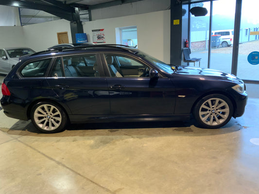 BMW 320 se touring estate car