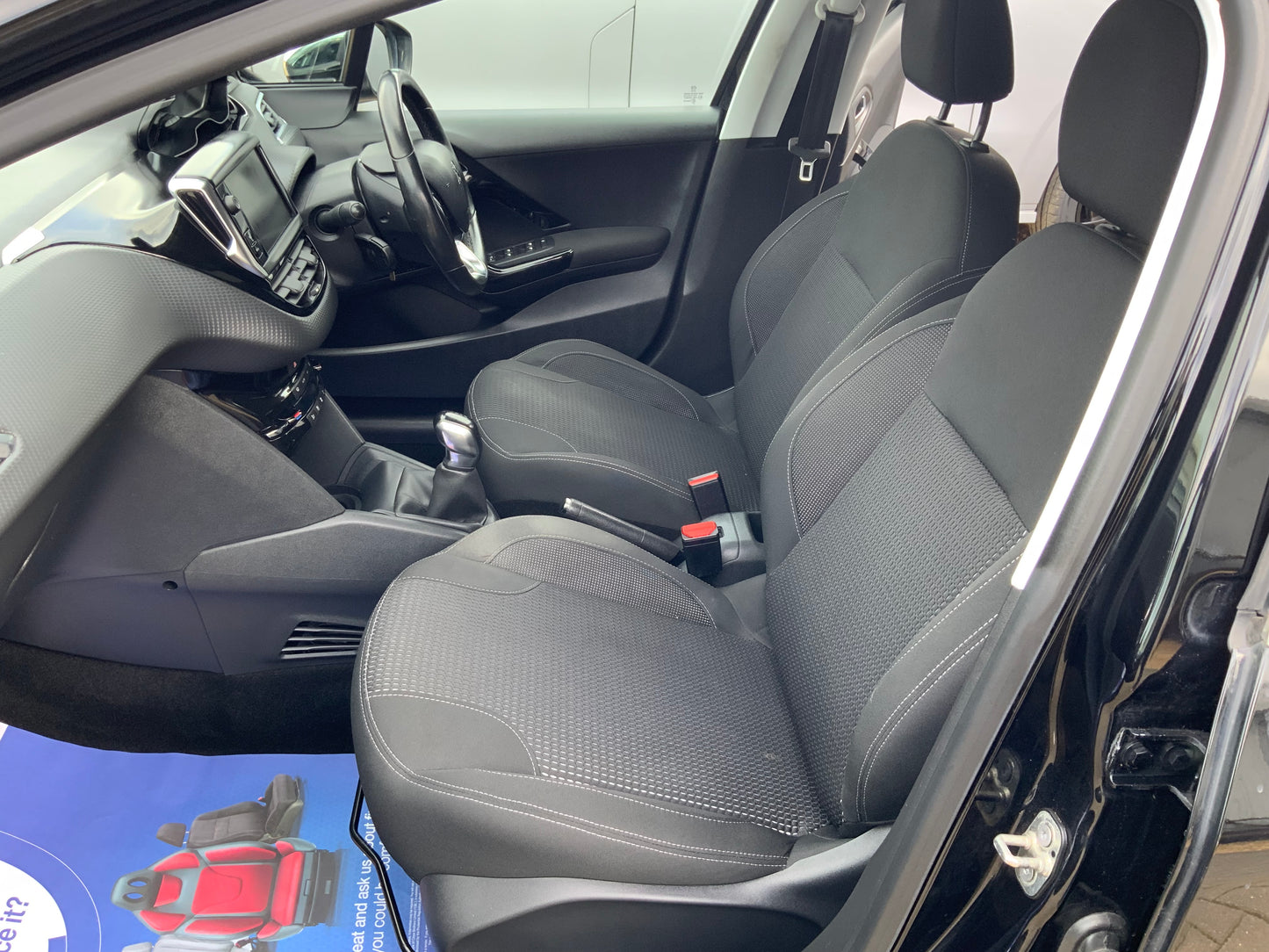 Peugeot 208 tech edition