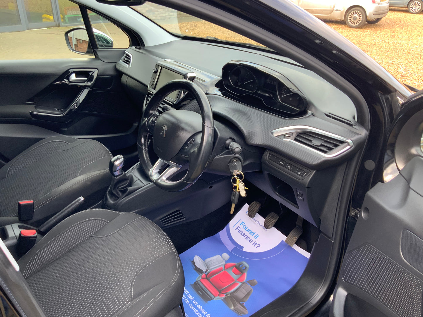 Peugeot 208 tech edition