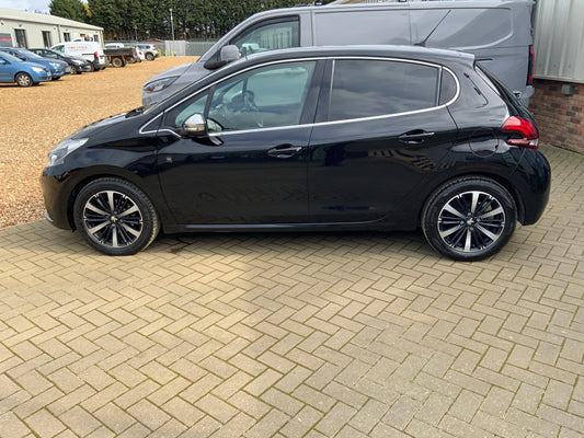 Peugeot 208 tech edition