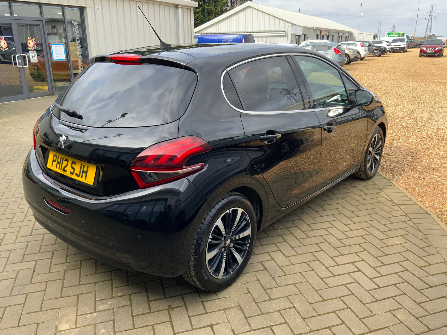 Peugeot 208 tech edition