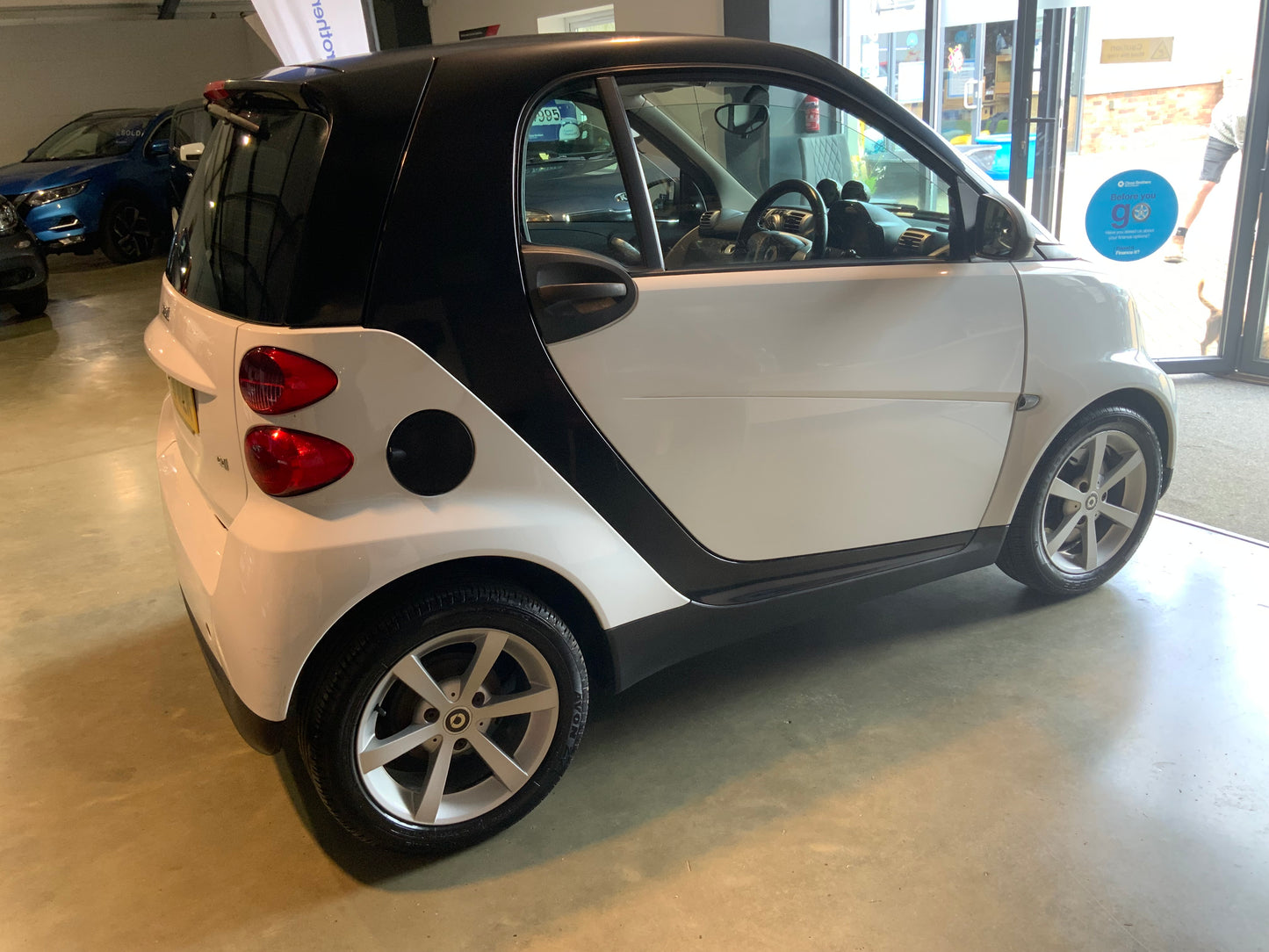 Smart car fortwo auto