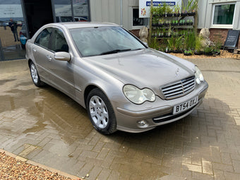 compare product Mercedes C200 auto