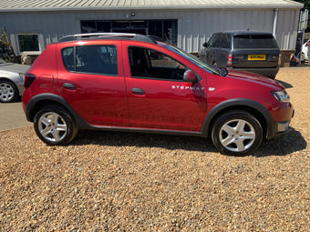 compare product Dacia Sandero stepway