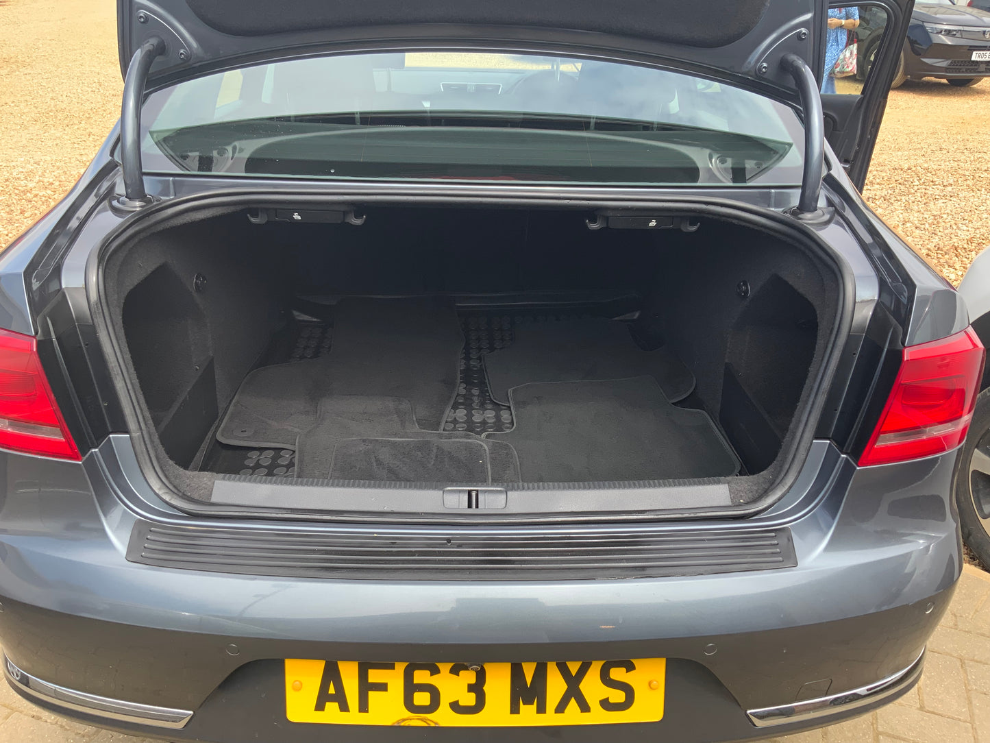 Volkswagen Passat 2L diesel tdi highline