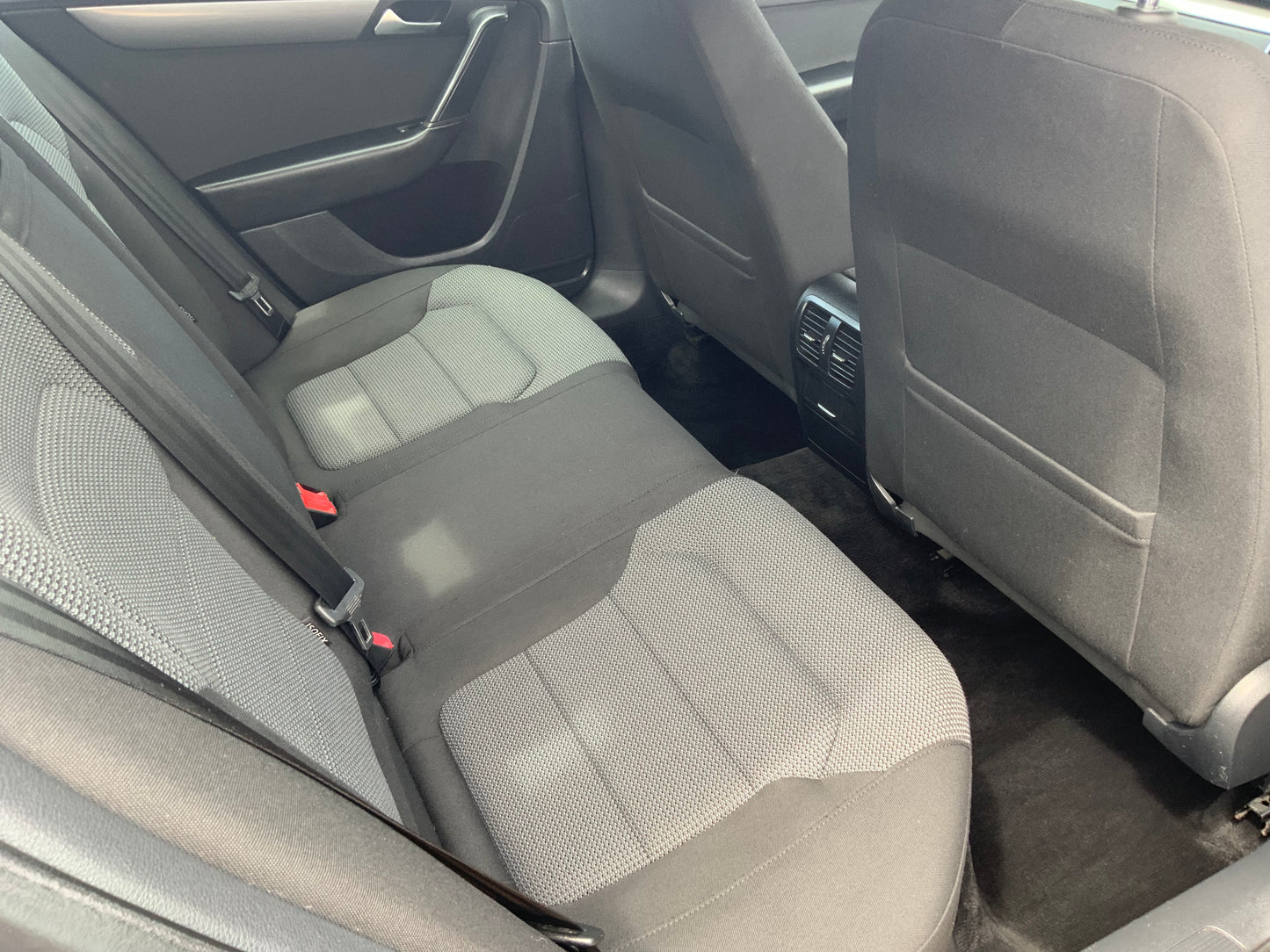 Volkswagen Passat 2L diesel tdi highline