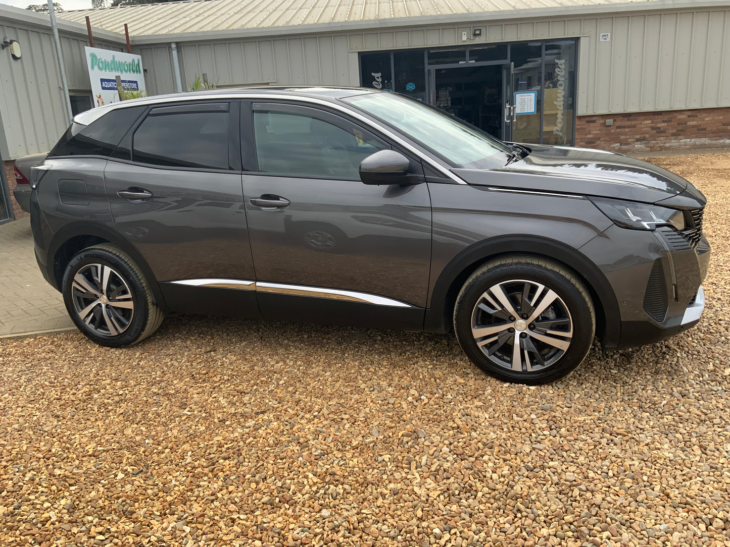 Peugeot 3008 1.2L 130 allure