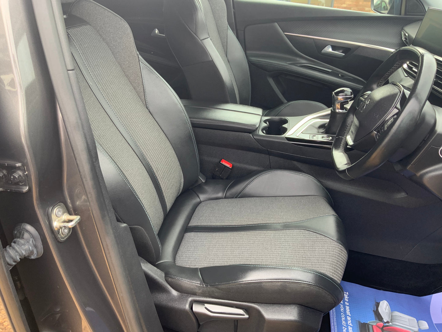 Peugeot 3008 1.2L 130 allure