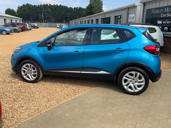 compare product Renault Captur dynamique dci