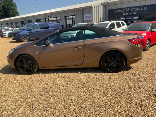 Vauxhall cascada 2L cdti elite convertible