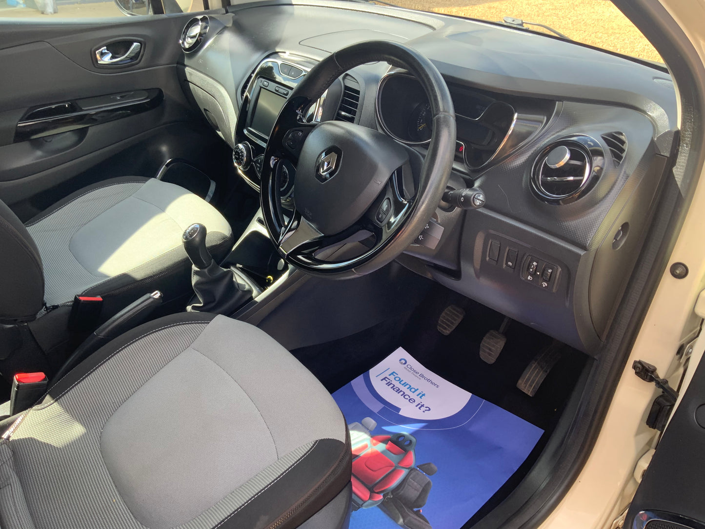 Renault Captur 0.9L petrol dynamique