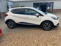 Renault Captur 0.9L petrol dynamique