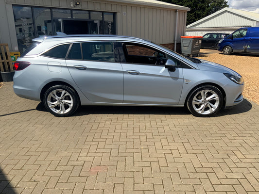Vauxhall Astra tourer 1.4L estate car