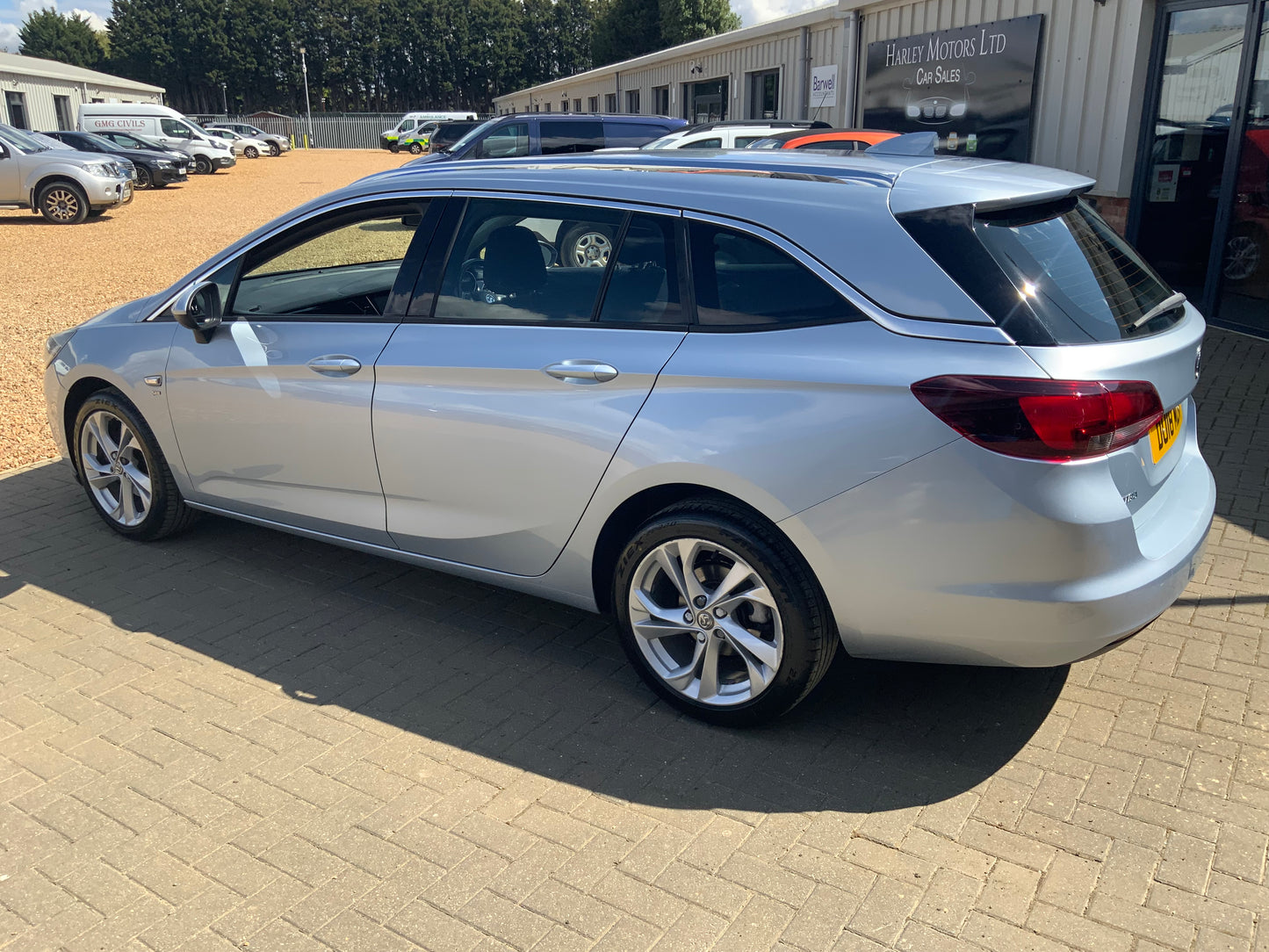 Vauxhall Astra tourer 1.4L estate car