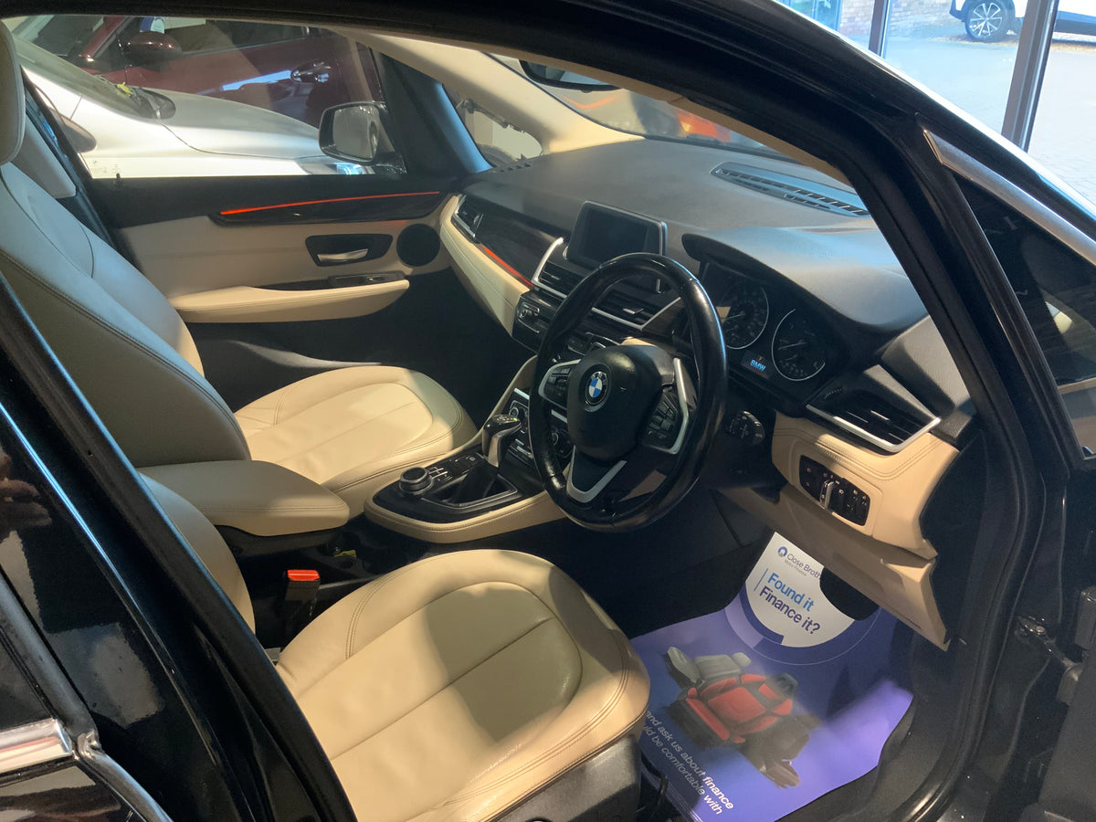 BMW 2 active tourer 220d X drive luxury AUTO