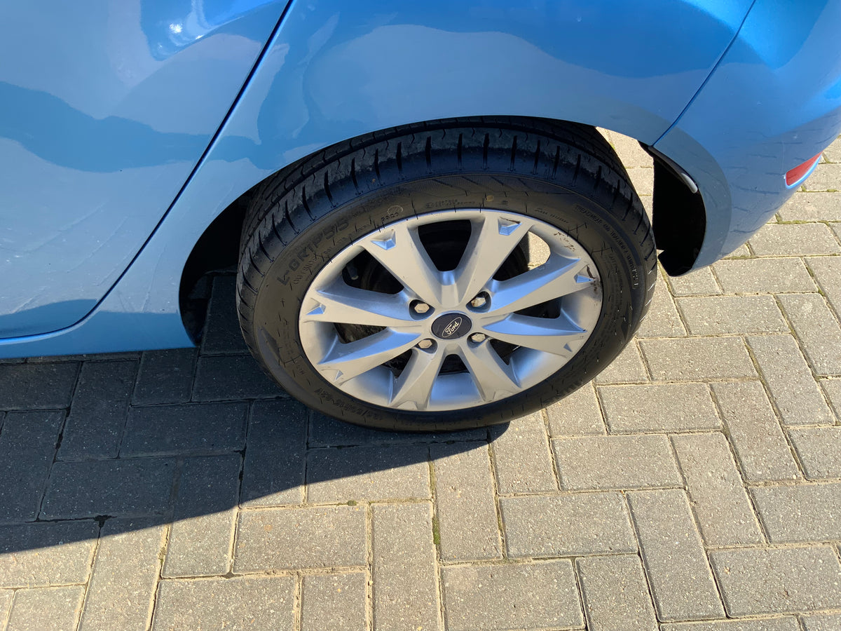 Ford fiesta 1.2L zetec 5 door