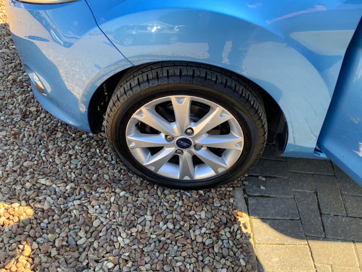Ford fiesta 1.2L zetec 5 door
