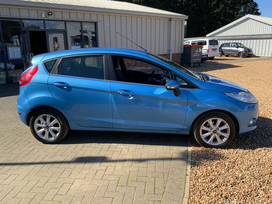 Ford fiesta 1.2L zetec 5 door