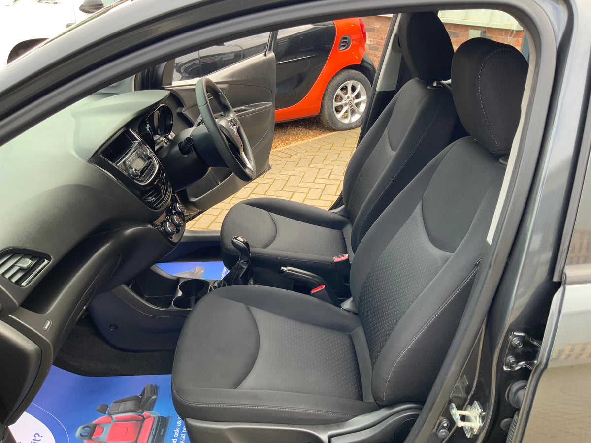 Vauxhall viva 2016 1L SE