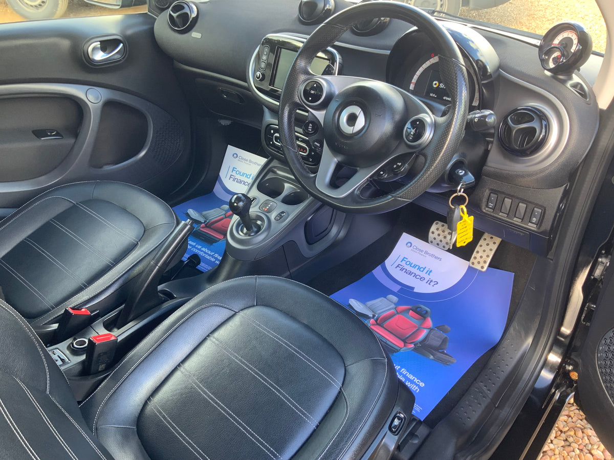 Smart car fortwo auto black edition