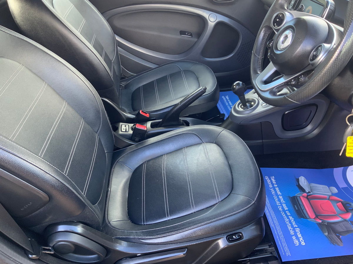Smart car fortwo auto black edition