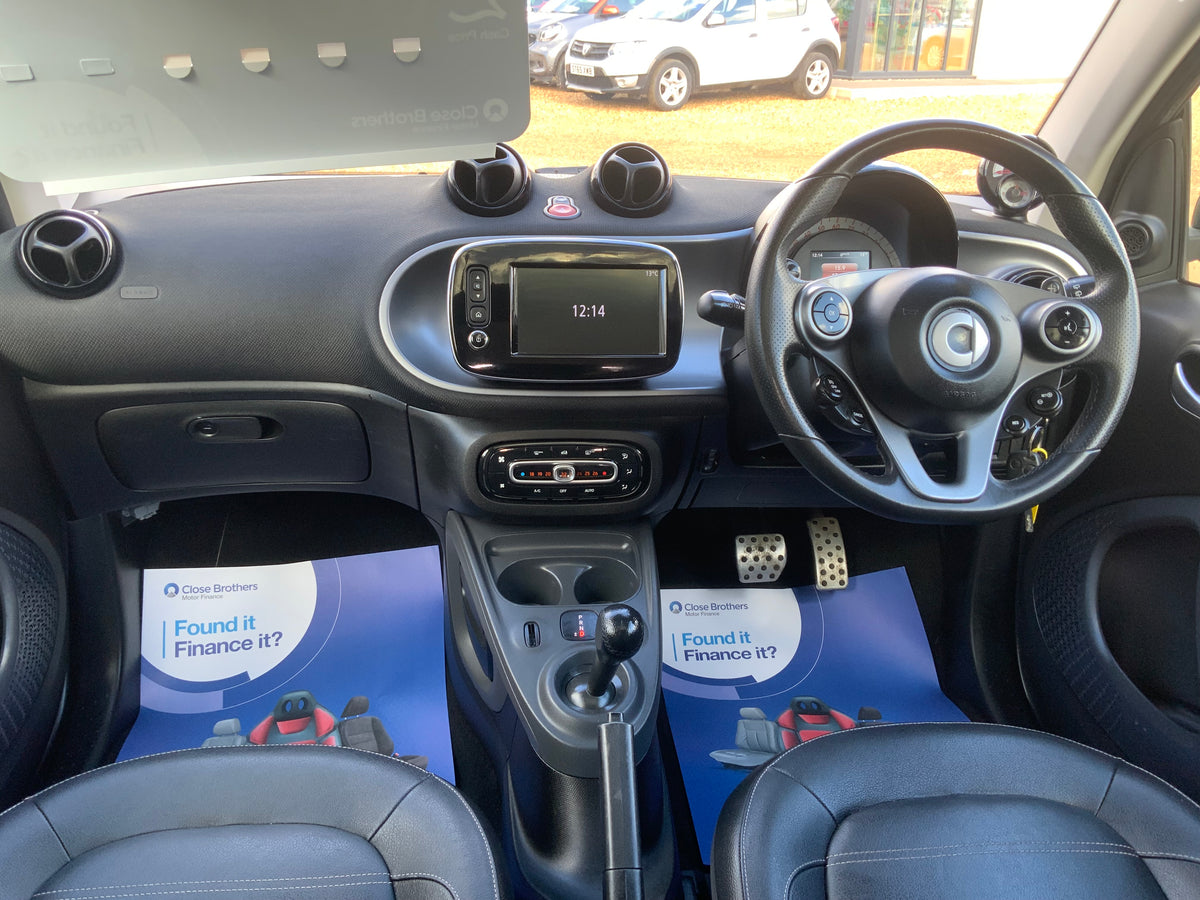 Smart car fortwo auto black edition
