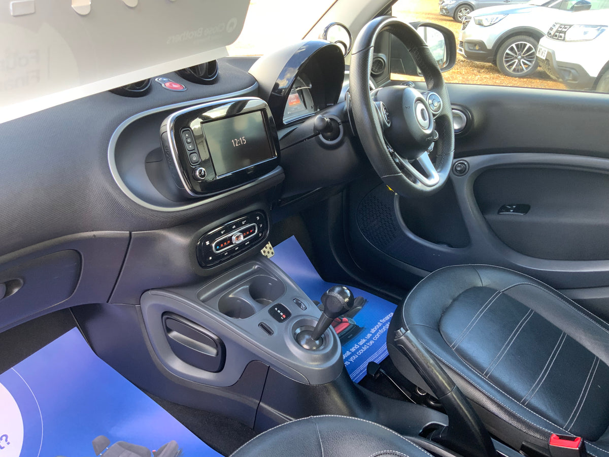 Smart car fortwo auto black edition