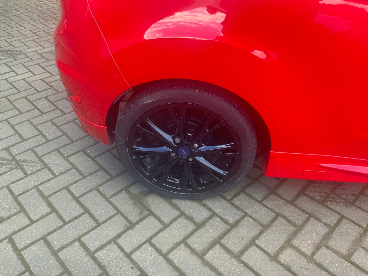Ford Fiesta 1L zetec S red edition