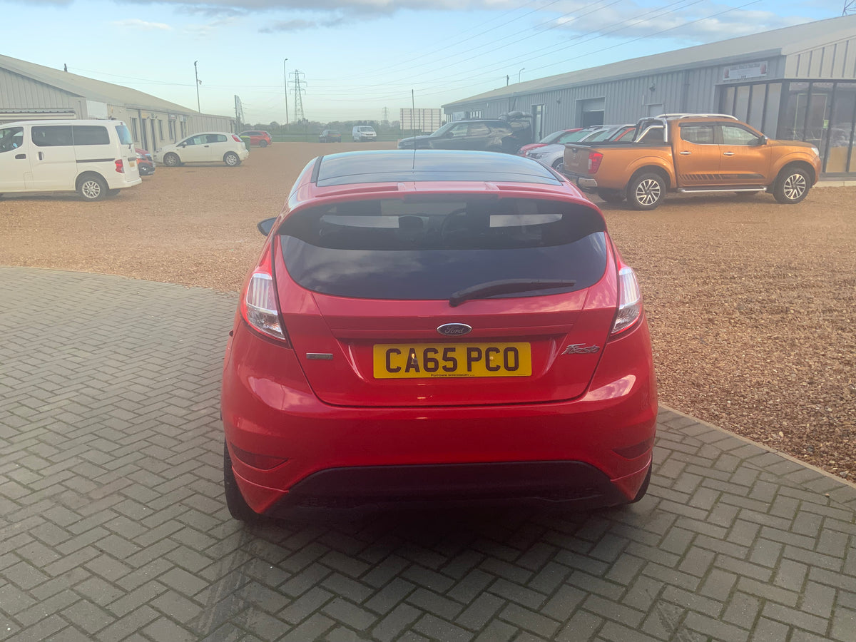 Ford Fiesta 1L zetec S red edition