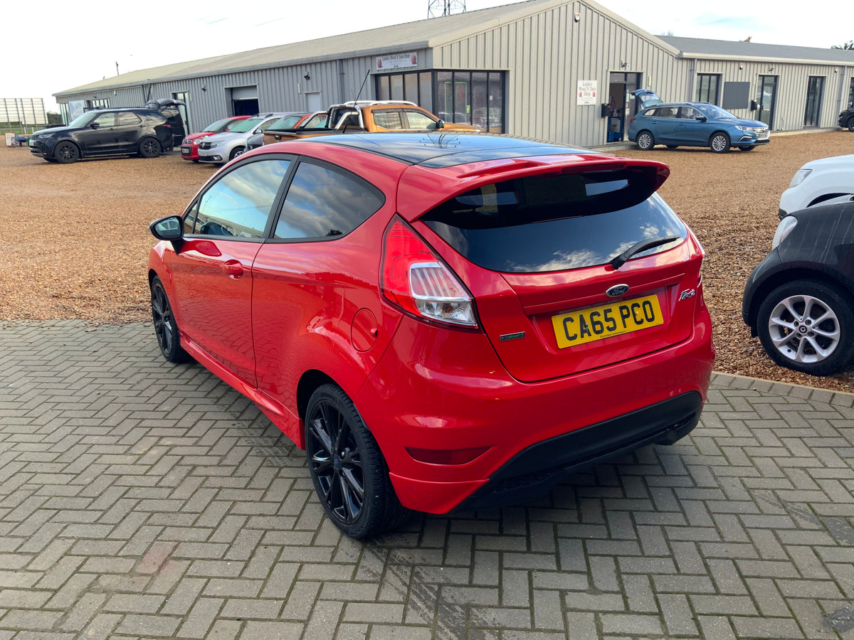 Ford Fiesta 1L zetec S red edition
