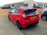 Ford Fiesta 1L zetec S red edition