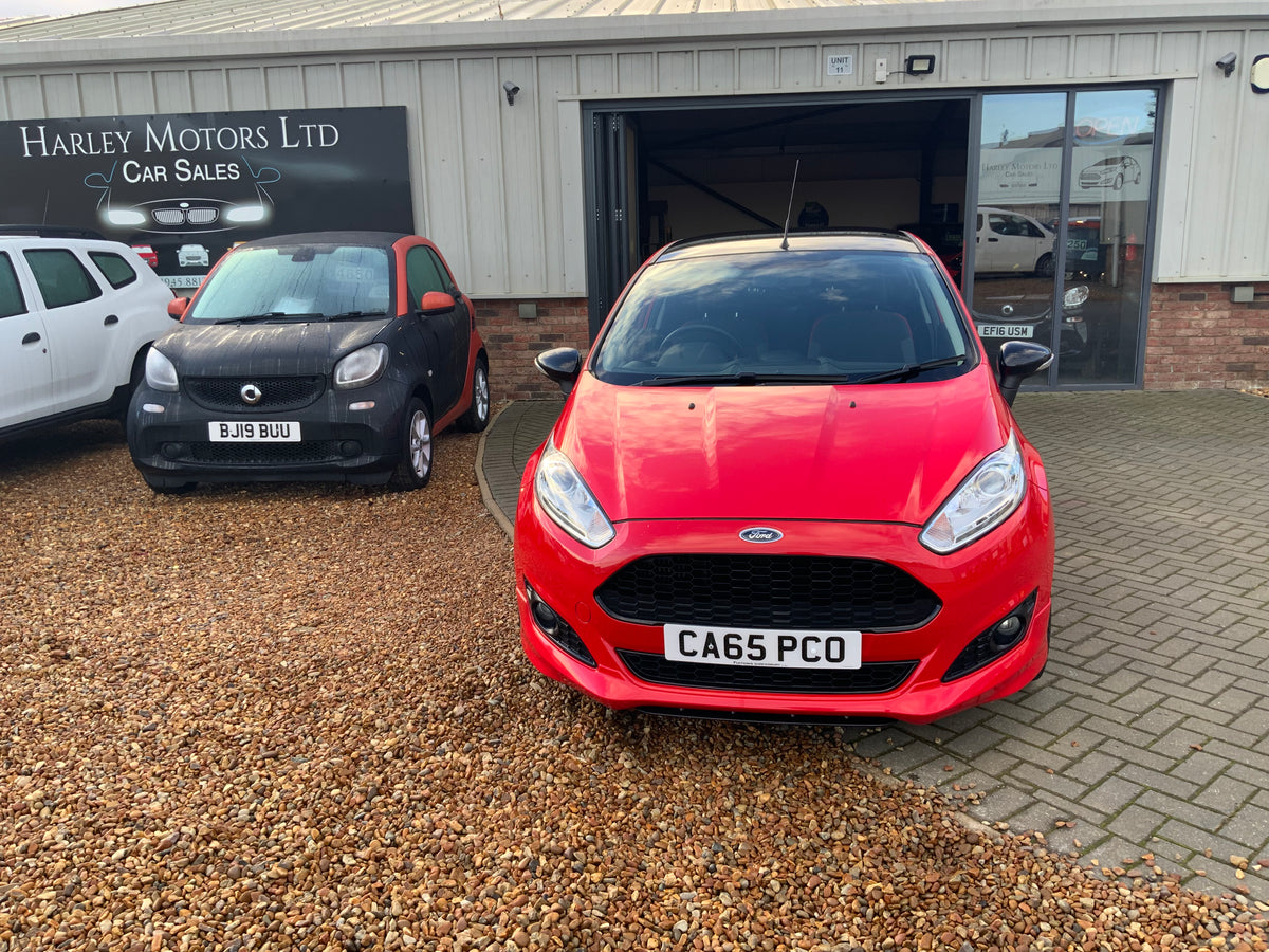 Ford Fiesta 1L zetec S red edition