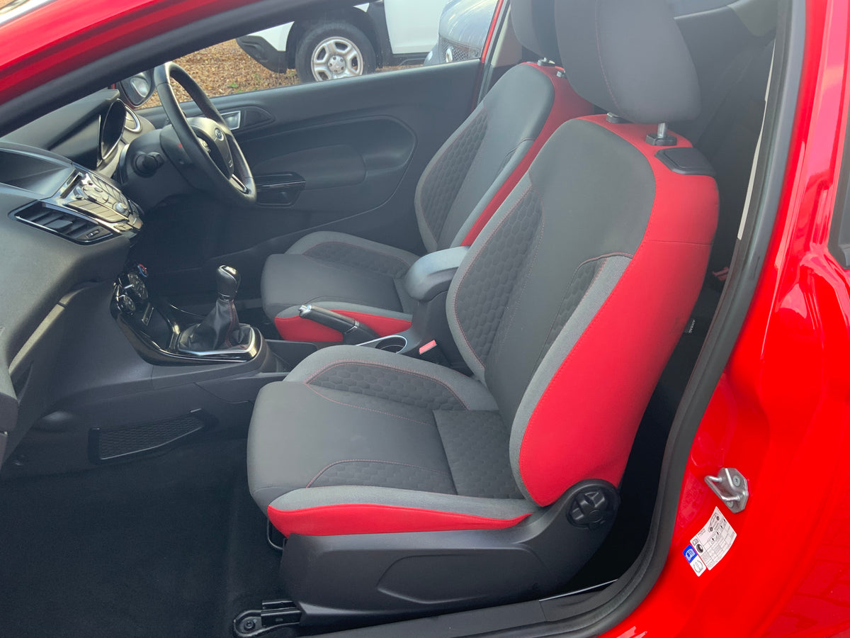 Ford Fiesta 1L zetec S red edition